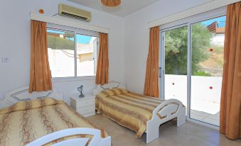 Villa Lela Pente Large Private Pool Walk to Beach A C Wifi Car Not Required Eco-Friendly - 2167