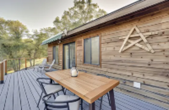 On-Site Winery and Tasting Room Oregon Bungalow!