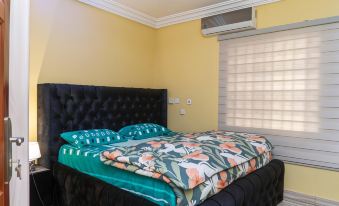 Impeccable 2-Bed Apartment in Accra