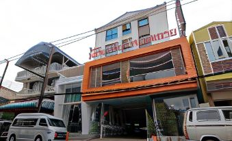Klang Muang @ Nongkhai Hotel