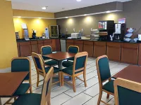 Baymont Inn and Suites by Wyndham Harvard, IL - gimnasio