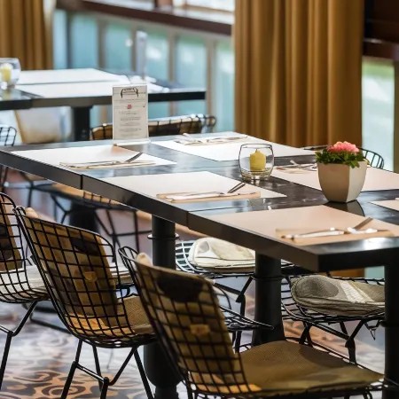 The Henry Hotel Manila