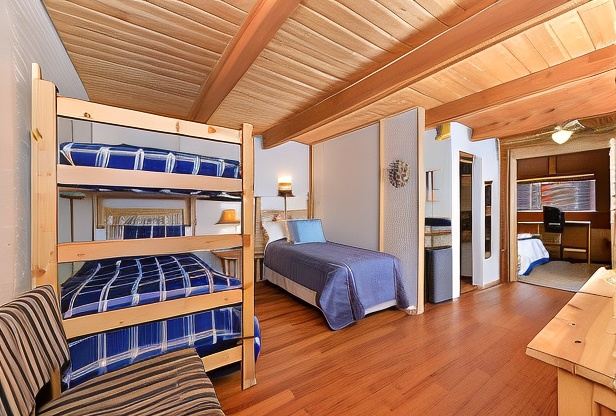 The Boulder Creek Lodge