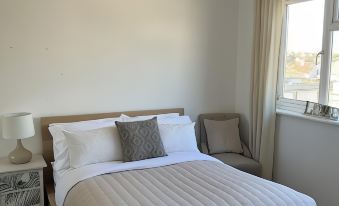 Sea Facing 2Bd Terraced Home - Peacehaven