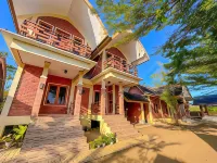 Geopark Stone Garden Hotel dekat Jajanan Kuliner Puncak Darma