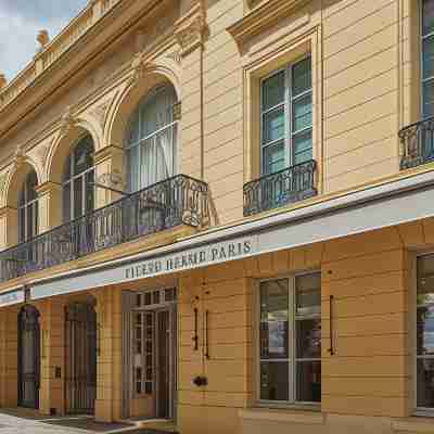 Hôtel Les Lumières - Relais & Châteaux Hotel Exterior