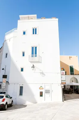 Monsignore Maisons