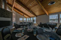 Embarcadero Resort - parking