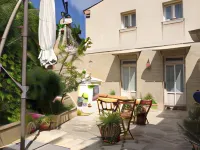 Chicchi di Melograno Hotel in zona Pragma