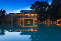 Sigiriana Resort by Thilanka Các khách sạn gần Inamaluwa Isipathanarama Viharaya