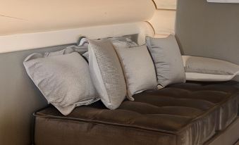 Yzba Hotel Guest House