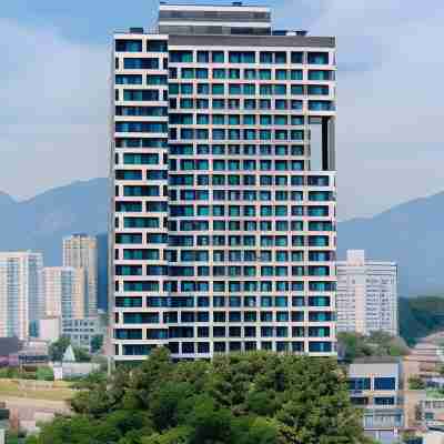 모어댄속초 Hotel Exterior