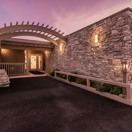 Little Sur Inn