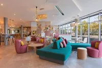 Hampton by Hilton Ashford International