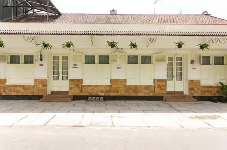 RedDoorz Syariah Near Titik Nol Yogyakarta