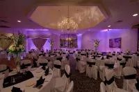 D. Hotel Suites & Spa Hotels in Easthampton