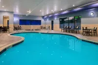 Holiday Inn Express & Suites Bridgeport - Clarksburg