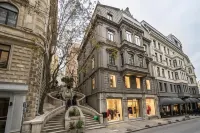 DeCamondo Residence
