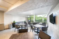 Wiggins Pass Chalet Hotels in North Naples