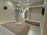 White Sand Jacuzzi Suite Hotels in Ios