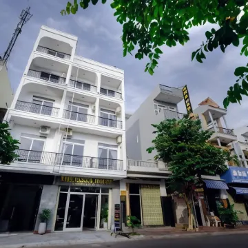 The Fancy House Отели рядом с достопримечательностью «Городской пляж»