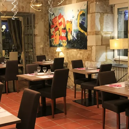 Logis Hotels- Auberge de la Tour - Hôtel et Restaurant