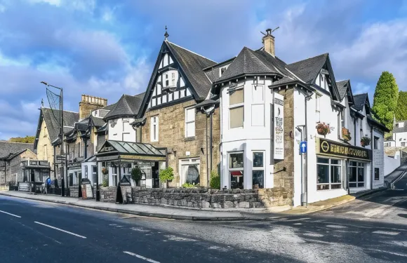 斯特拉斯加里酒店