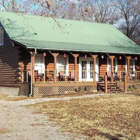 Relaxing Country Cabin. Near Lake Hudson.