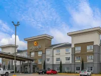 La Quinta Inn & Suites by Wyndham Fayetteville Hotels in Washington County