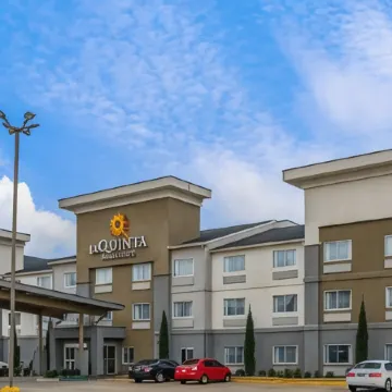 La Quinta Inn & Suites by Wyndham Fayetteville