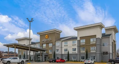 La Quinta Inn & Suites by Wyndham Fayetteville Hotel in zona Stadio Donald W. Reynolds Razorback