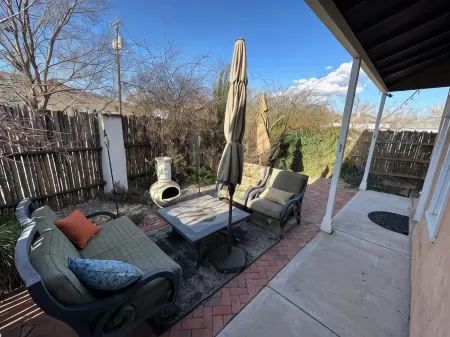 Painted Lady Bed & Brew Отели рядом с достопримечательностью «Альбукерке Ботаникал Гарден»