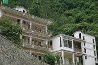 Maulyar Forest Resort