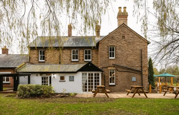 奧爾德教練之家酒店