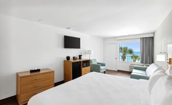 Chateau Beachfront Hotel, a by the Sea Resort