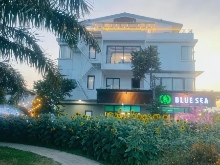 Blue Sea Hue Hotel Отели в г. Phu Duong