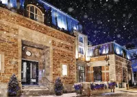 Auberge Saint-Antoine Hotels near Stade CANAC