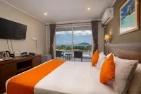 The Ridge Residence Hotels in Roche Caiman