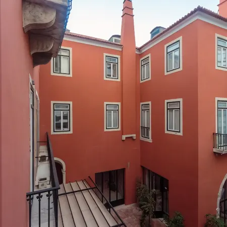 Dear Lisbon - Gallery House Отели рядом с достопримечательностью «Базилика да Эштрела»