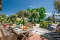 Elisa Farmhouse Apartment in Wine Resort in Lucca