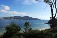 Bruny Island Escapes and Hotel Bruny - parking