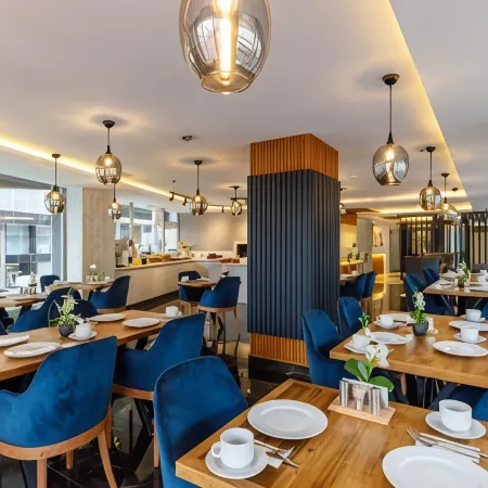 Urban Hotel Bomonti Отели рядом с достопримечательностью «Университет Bilgi»