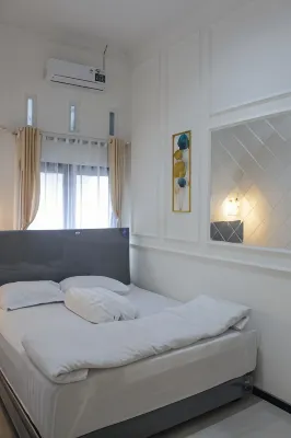 m² dengan 3 kamar tidur dan 1 kamar mandi pribadi di Blitar Hotel di Ngancar