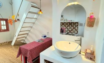 Vya Homestay Hue