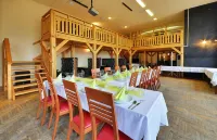 Wellness Penzion Kroměříž - Zlobice Hotel di Zlobice