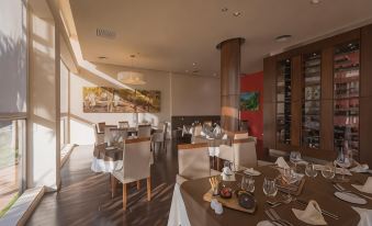 Grand Crucero Hotel