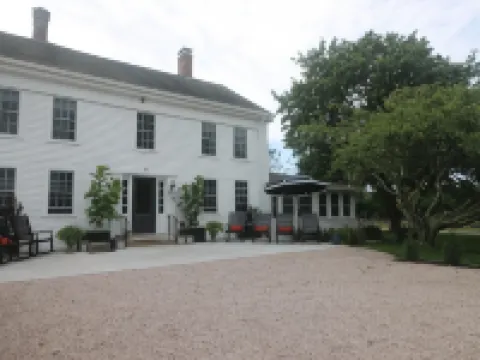 Shelter Harbor Inn Hoteles en Westerly