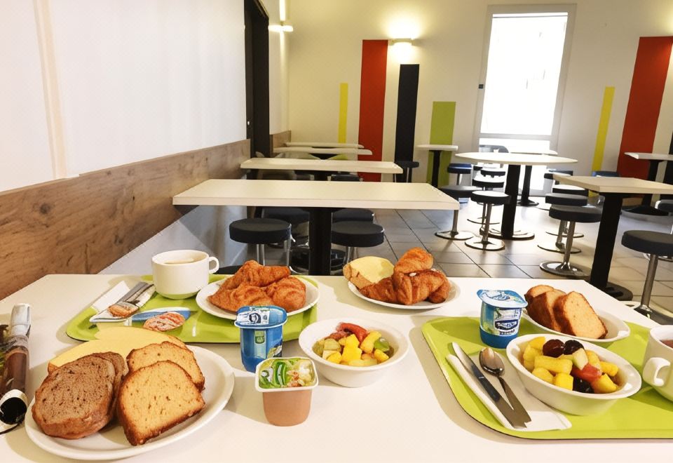 Ibis Budget Nice Aéroport Promenade des Anglais 로비