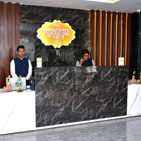 Hotel the Grand
