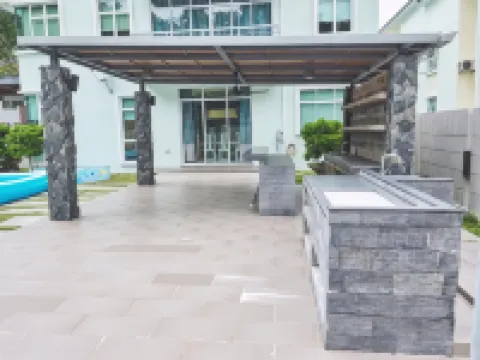 Shamrock Villas Corner or Seaview or Standard